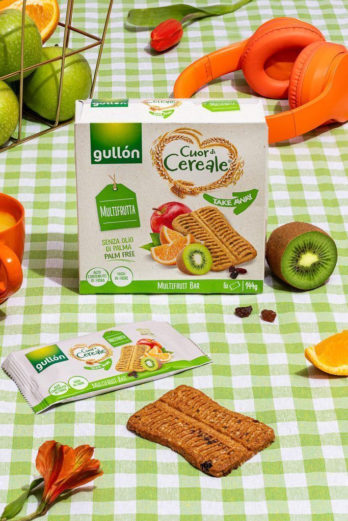 Fotografía comercial de producto con galletas de la marca gullon. Capturando la Esencia Fotógrafa comercial Jaén especializada en fotografía de producto