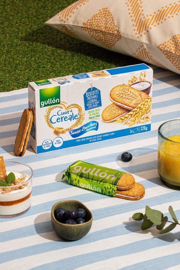 Fotografía comercial de producto con galletas de la marca gullon. Capturando la Esencia Fotógrafo comercial Jaén especializada en fotografía de producto